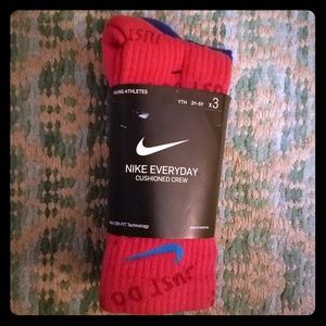 Nike Everyday Kids' Crew Socks For Young Athletes; Red Gray & Blue